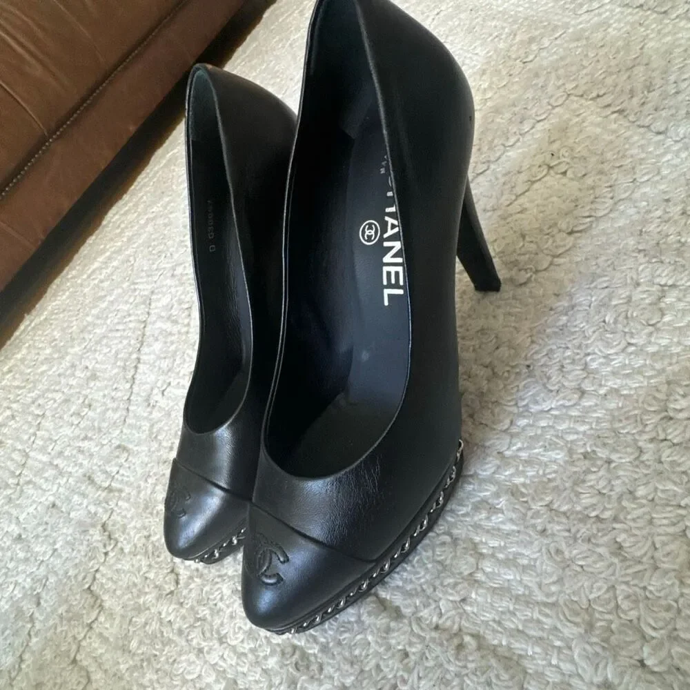 Chanel Lambskin CC Cap Toe Platform Chain Pumps size 36.5 Black